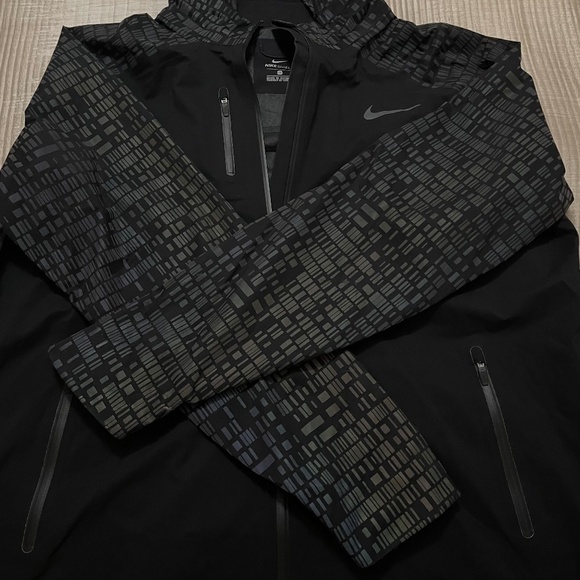 πββοΈπ¨ Nike Hypershield 3M Flash Reflective Running Jacket! NWOT! 1Xπ¨πββοΈ - Picture 7 of 8